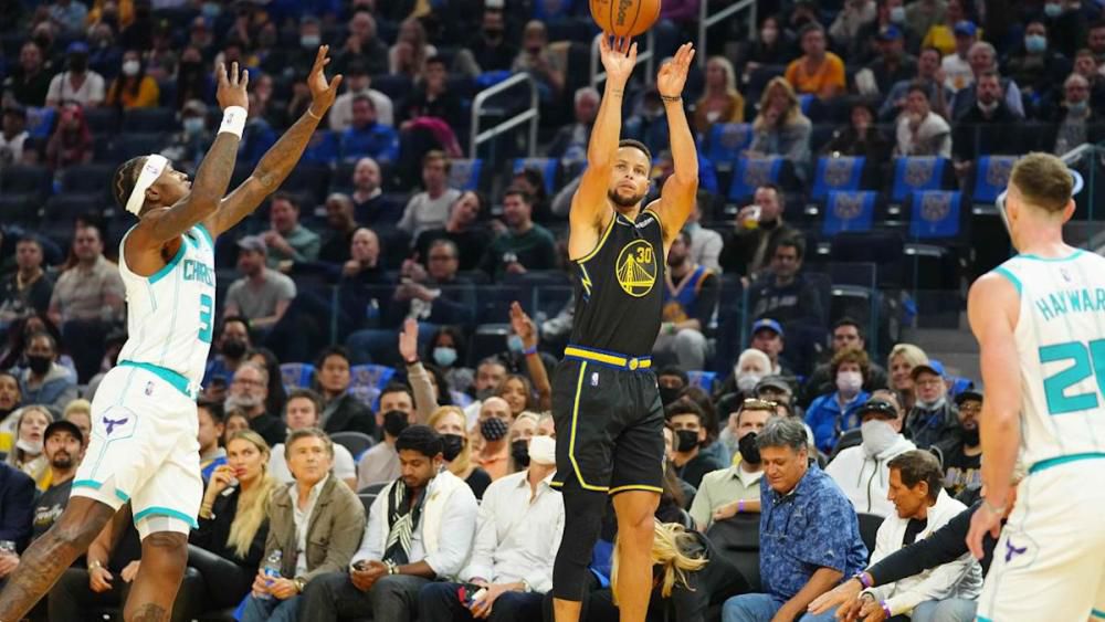 今日NBA重要伤停08:30 湖人 VS 骑士雷迪什、八村垒、文森特、范德比尔特：缺席米切尔、奥科罗、迪恩-韦德、泰-杰罗姆 、卢比奥 ：缺席10:30 鹈鹕 VS 爵士锡安、马特-瑞安、C.J-麦科勒姆、特雷-墨菲三世：缺席马尔卡宁、克拉克森：缺席沃克-凯斯勒：可能出战11:30 独行侠 VS 快船德里克-莱弗利、马克西-克勒贝尔：缺席梅森-普拉姆利、波士顿：缺席专家推荐【徐长胜】足球18中16 带来11月26日晚间19:30意甲 卡利亚里 VS 蒙扎；21:30荷甲 尼美根 VS 前进之鹰【崔杨】足球5连红 带来11月26日晚间22:00英超 热刺 VS 阿斯顿维拉【7皇爷】篮球10连红 带来11月26日早间08:30NBA 湖人 VS 骑士；08:30NBA 鹈鹕 VS 爵士；11:30NBA 独行侠 VS 快船今日热点赛事今日上午08:30，NBA 湖人 VS 骑士；鹈鹕 VS 爵士，7皇爷（10连红），早间11:30NBA 独行侠 VS 快船，足球老炮儿（13中11）等专家将带来精彩解析，敬请关注！